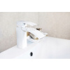 Krásny faucet do kúpeľne stojaci BIELY Krásny faucet do kúpeľne stojaci BIELY