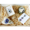 Handmade modrý darčekový box s príveskom, sviečkou, kľúčenkou a dekoráciou (Darčeková krabička pre ženy ) Handmade modrý darčekový box s príveskom, sviečkou, kľúčenkou a dekoráciou (Darčeková krabička pre ženy )