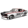 Maisto - Harley-Davidson Custom, 1967 Ford Mustang GT, 1:24 Maisto - Harley-Davidson Custom, 1967 Ford Mustang GT, 1:24