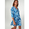 Šaty s potlačou a gombíkmi 20449 biela a modrá - Vamp M Šaty s potlačou a gombíkmi 20449 biela a modrá - Vamp M