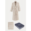 Soft Cotton Darčekové balenie županu, uteráku a osušky MAYA. Luxusný dámsky župan MAYA je vyrobený zo 100% česanej bavlny s antibakteriálnou úpravou. Každá náročná žena ocení jeho praktický strih, ted Soft Cotton Darčekové balenie županu, uteráku a osušky MAYA. Luxusný dámsky župan MAYA je vyrobený zo 100% česanej bavlny s antibakteriálnou úpravou. Každá náročná žena ocení jeho praktický strih, ted