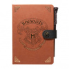 CurePink Poznámkový blok s propiskou Harry Potter Erb Bradavic A5 14,8 x 21 cm CBA5001 CurePink Poznámkový blok s propiskou Harry Potter Erb Bradavic A5 14,8 x 21 cm CBA5001