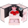 ADDwell Luxusná darčeková krabička s večnými červenými ružami a strieborným náhrdelníkom ADDwell Luxusná darčeková krabička s večnými červenými ružami a strieborným náhrdelníkom