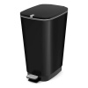 Matne čierny pedálový plastový odpadkový kôš 45 l Chic Bin – KIS Matne čierny pedálový plastový odpadkový kôš 45 l Chic Bin – KIS