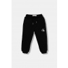 Detské tepláky Calvin Klein Jeans IU0IU00713.104.116.9BYA čierna 104 Detské tepláky Calvin Klein Jeans IU0IU00713.104.116.9BYA čierna 104
