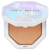 Fenty Beauty Rozjasňovač Demi`Glow (Highlighter) 4,5 g Odstín: 08 That'$ Rich Fenty Beauty Rozjasňovač Demi`Glow (Highlighter) 4,5 g Odstín: 08 That'$ Rich