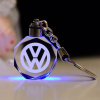 Svietiaci prívesok na kľúče s logom áut - Volkswagen Svietiaci prívesok na kľúče s logom áut - Volkswagen