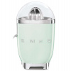Smeg CJF11PGEU citrusový odšťavňovač, 70 W, manuální tlak, univerzální kužel z nerezové oceli, pastelově zelený (CJF11PGEU) Smeg CJF11PGEU citrusový odšťavňovač, 70 W, manuální tlak, univerzální kužel z nerezové oceli, pastelově zelený (CJF11PGEU)