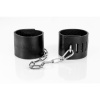 Whips Primal Bond Cuffs With Padlock Large Black, kožené putá s 2 zámkami pre obvod 22–27 cm Whips Primal Bond Cuffs With Padlock Large Black, kožené putá s 2 zámkami pre obvod 22–27 cm