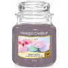 Tradičná parafínová sviečka Berry Mochi Yankee Candle 1 ks Tradičná parafínová sviečka Berry Mochi Yankee Candle 1 ks