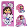 SÚPRAVA GABBY´S DOLLHOUSE uterák, šiltovka a vrecko SÚPRAVA GABBY´S DOLLHOUSE uterák, šiltovka a vrecko