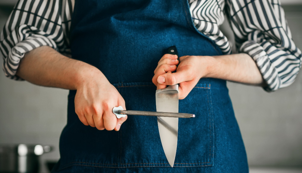 Manipulace s nabroušeným nožem je bezpečnější