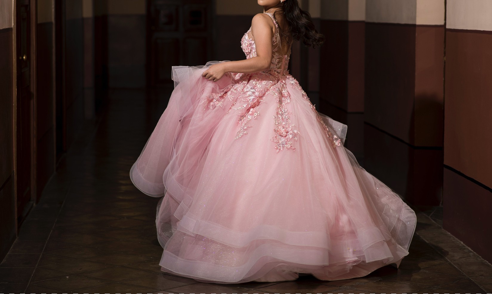 Večerní princeznovské šaty se skvěle hodí na maturitní ples