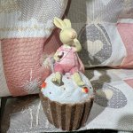 Dekorace králíček sedící na muffinu - Ø 7*13 cm – Hledejceny.cz