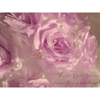 Kytice na auto - sv. fialové růže / bílá – Hledejceny.cz