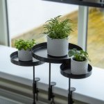 Esschert Design Stojan na parapet WINDOW DRESSING 24cm černá – Zboží Dáma