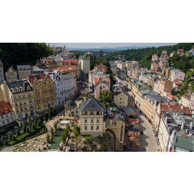 Poznávání Karlových Varů s polopenzí pro dva a hotel na kolonádě – Hledejceny.cz