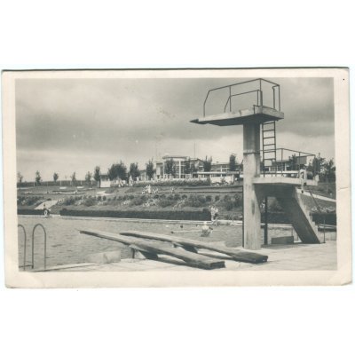 DVŮR KRÁLOVÉ nad Labem. Tyršovo koupaliště. – Zboží Dáma