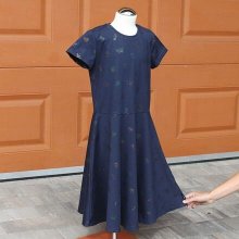 ObleCzech Letní šaty s kolovou sukní barev tmavě modrá