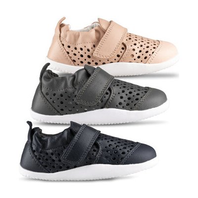 Bobux kožené capáčky XP Go Punch Barefoot Navy – Sleviste.cz