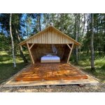 Romantika pod širým nebem uprostřed přírody s lahví prosecca a výhledem na vrch Ralsko – Hledejceny.cz