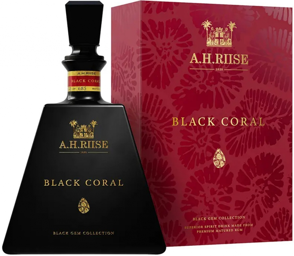 A.H. Riise Black Coral 45,8% 0,7 l (karton)