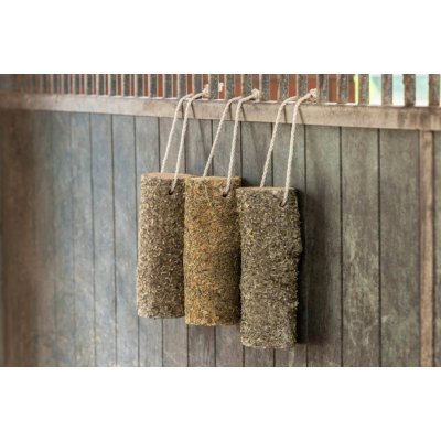 Delizia Závěsná zábava do boxu okusovací blok Metabolism 2 kg – Sleviste.cz