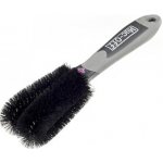 Muc-Off Two Prong Brush – Sleviste.cz