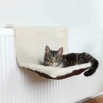 Trixie Pelech závěsný na topení semiš béžový 45 x 26 x 31 cm – Zboží Mobilmania