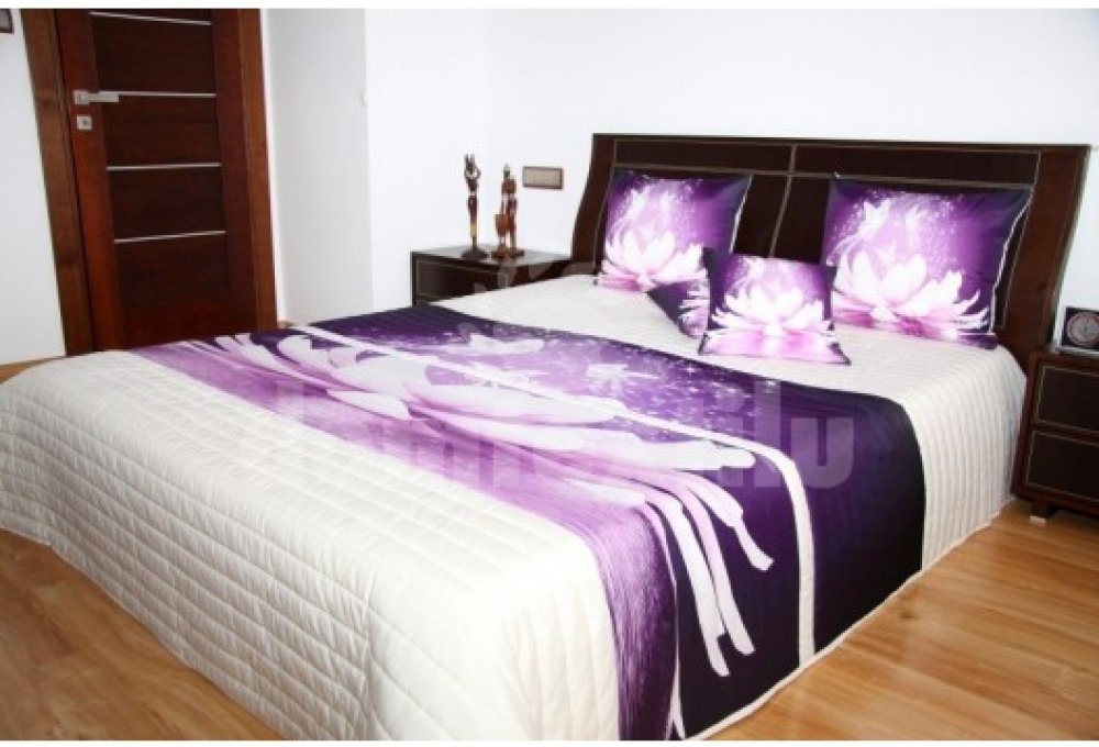 Dumdekorace Přehoz na postel krémové barvy s motivem fialového květu  17634-101047 220 x 240 cm | Srovnanicen.cz