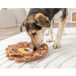 Dog Activity lev šustící koberec na pamlsky 26 cm hnědá – Hledejceny.cz