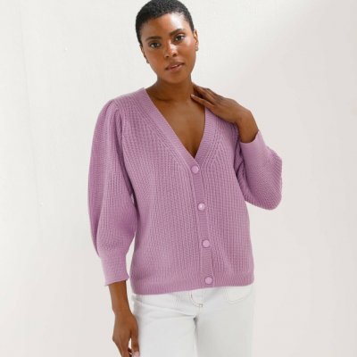 Propínací svetr s výstřihem do V a 3/4 rukávy. lila – Zboží Dáma