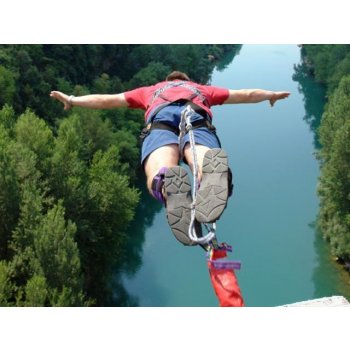 Bungee jumping z nejvyššího mostu ČR