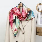 hedvábný šátek Náruč plná růží – Zboží Dáma