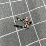 Pinarna Šicí stroj s kytičkami – Zboží Dáma Pinarna Šicí stroj s kytičkami – Zboží Dáma