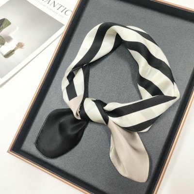 Hedvábný šátek pruhovaná klasika – Zboží Mobilmania