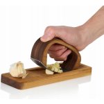 Adhoc Lis na česnek RoccaAlio s krájecí deskou – Zboží Dáma Adhoc Lis na česnek RoccaAlio s krájecí deskou – Zboží Dáma