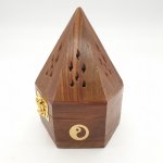 Mani Bhadra Stojánek na vonné kužely Pyramida s motivem Yin Yang 10 x 14 cm – Zboží Dáma