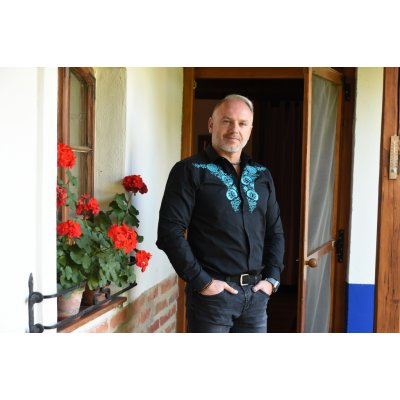 Pánská košile se slováckým vzorem bílá výšivka barevná – Hledejceny.cz