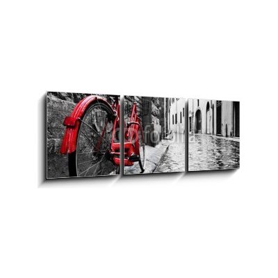 Obraz 3D třídílný - 150 x 50 cm - Retro vintage red bike on cobblestone street in the old town. Color in black and white Retro vinobraní červené kolo na dlážděné ulici v – Zbozi.Blesk.cz