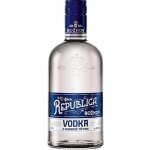 Božkov Republica Vodka z Cukrové Třtiny 40% 0,7 l (holá láhev) – Zboží Dáma