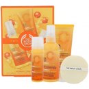 The Body Shop Vitamin C denní pleťový krém Skin Boost 30 ml + pleťový peeling Microdermabrasion 75 ml + pleťová voda Energising Face Spritz 100 ml dárková sada