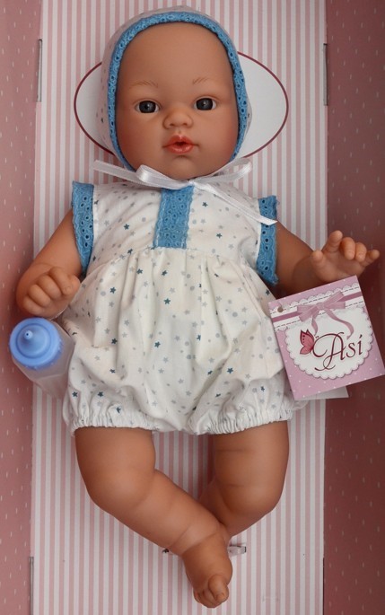 ASIVIL Realistické miminko chlapeček KOKE v letním modrobílém overálku