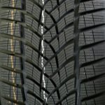 Goodyear UltraGrip 275/45 R21 110V
