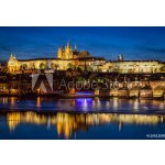 WEBLUX 110013090 Fototapeta plátno Prague Castle Pražský hrad Hradčany odrážející se v řece Vltavě v Praze Česká republika v noci rozměry 174 x 120 cm – Zboží Mobilmania