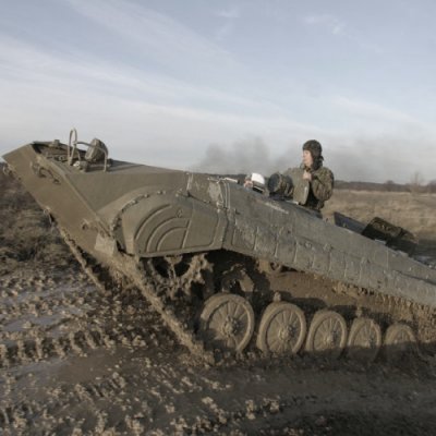 Jízda v obrněném transportéru – Zboží Dáma