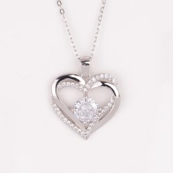 Drahokamia Stříbrný náhrdelník s dvojitým srdcem a zirkony 236/MOD Bílý