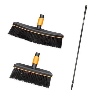 Fiskars Koště univerzální Fiskars QuikFit 135532 + koště na terasy Fiskars Quikfit 135533 + násada – Zboží Dáma