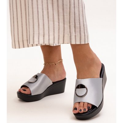Keirenh platformové sandály s přezkou stříbrné