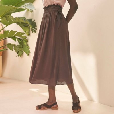 Dlouhá kreponová sukně čokoládová – Sleviste.cz